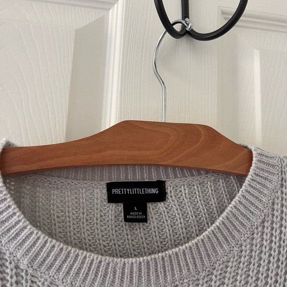 PrettyLittleThing Gray Crew Neck Sweater Ribbed Knit - Picture 2 of 3